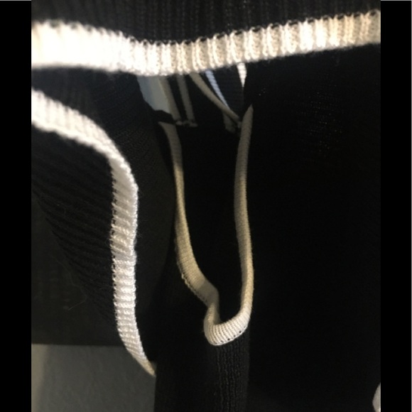 Banana Republic Off the Shoulder Top - Picture 2 of 6